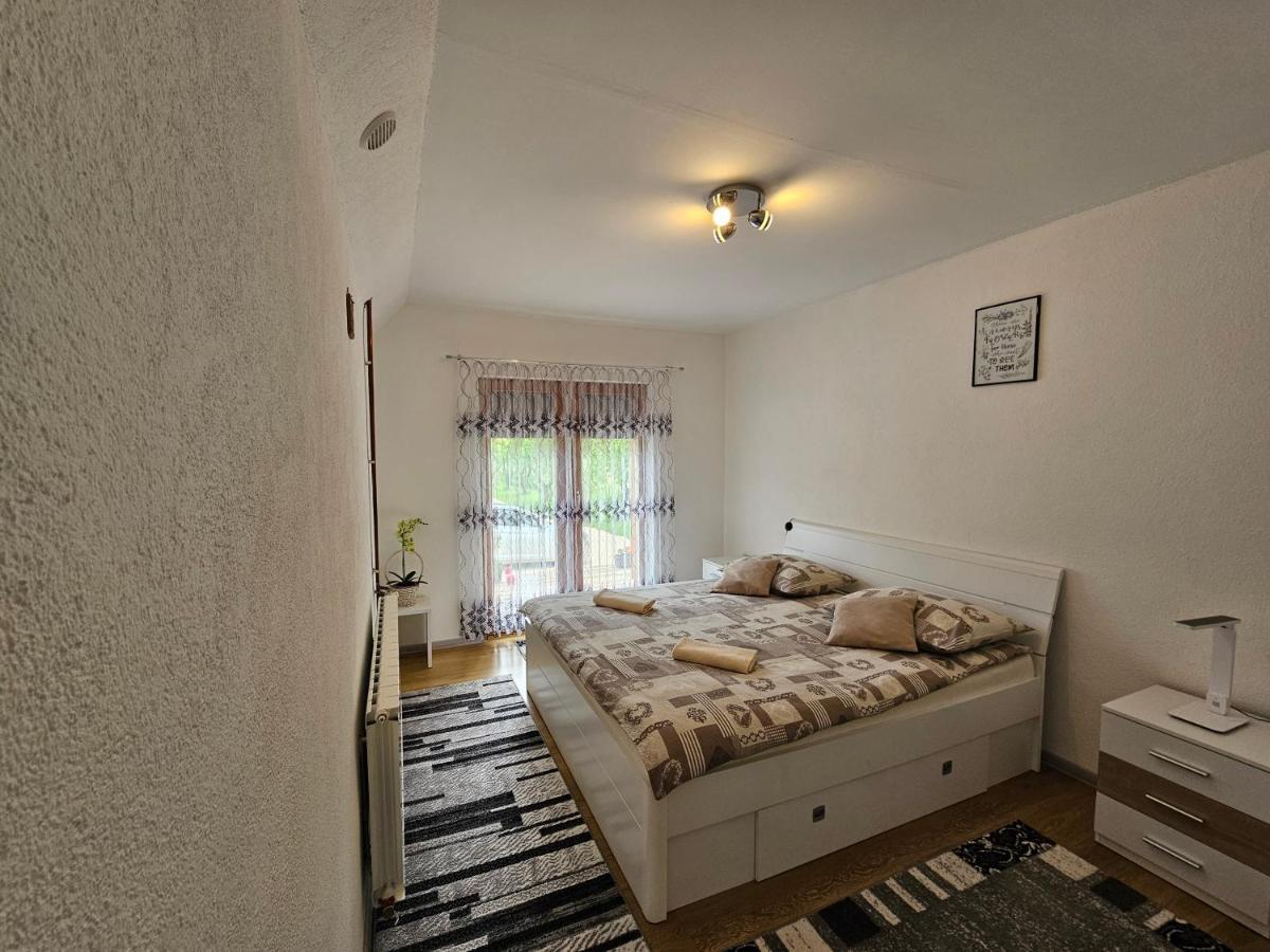 Apartment Topalovic Korenica Buitenkant foto