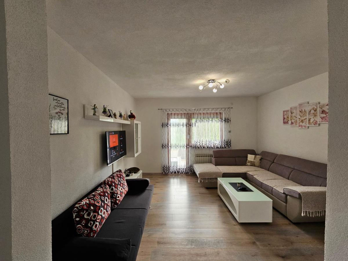 Apartment Topalovic Korenica Buitenkant foto